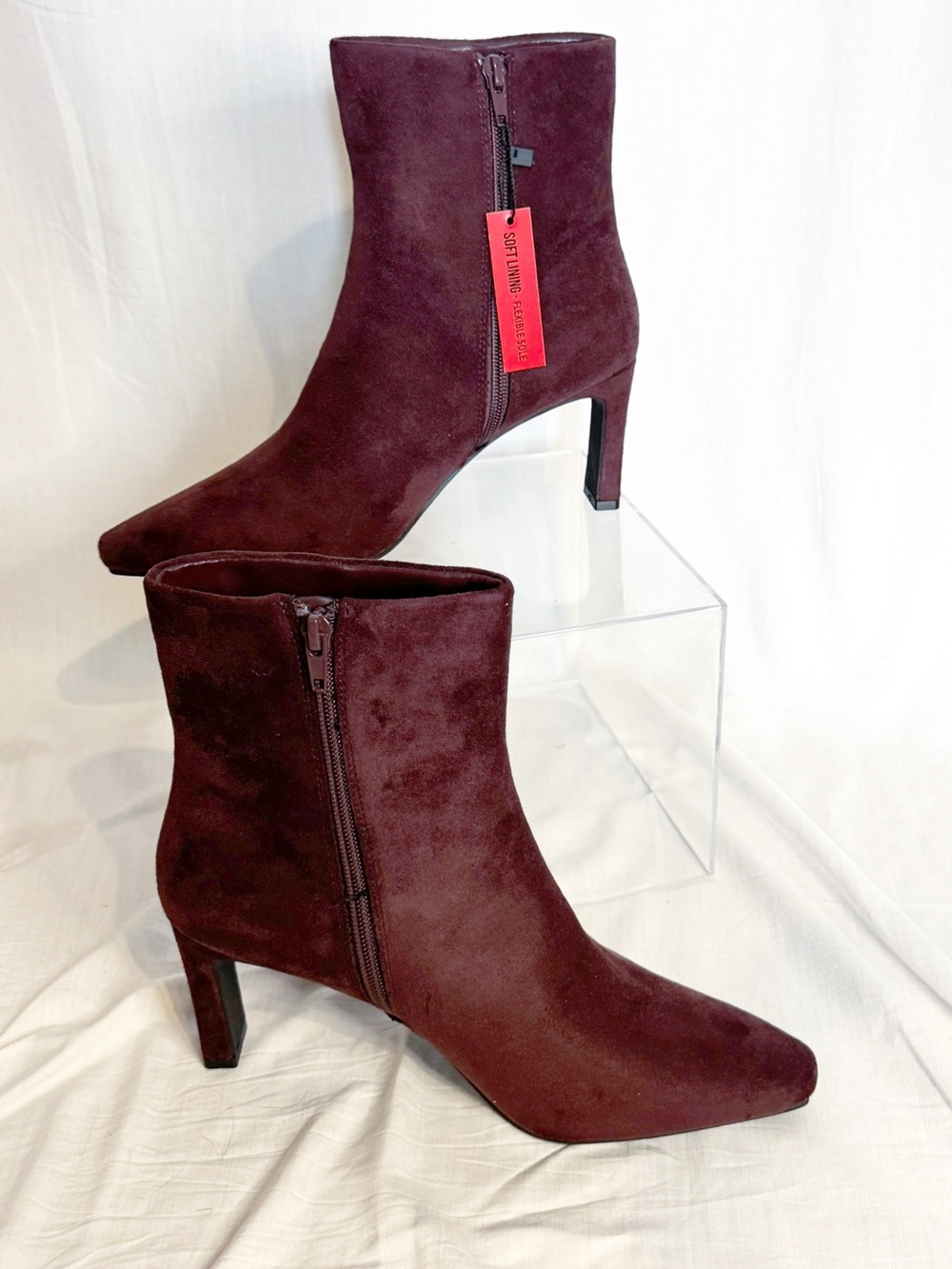 Women's Suede Pointed Toe Ankle Boots - Burgundy